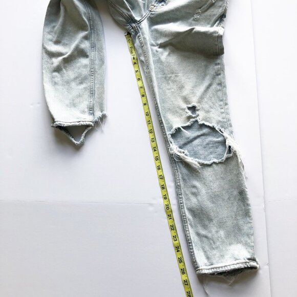 ABERCROMBIE The Mom High Rise Curve Love Light Wash Jeans Womens 26 Long - Picture 9 of 9